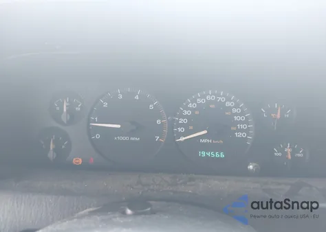 2004 Jeep Grand Cherokee Laredo z USA, uszkodzony, nr VIN 1J4GX48S94C216242